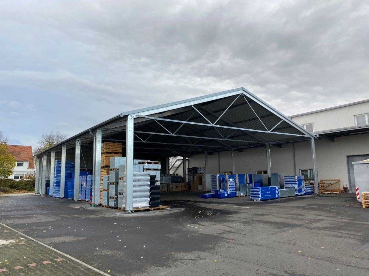 Quick, easy canopy space HRStructures