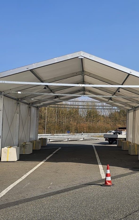 Canopy loading bay